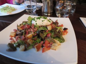 Le Coupe-Chou.... Bill's salad